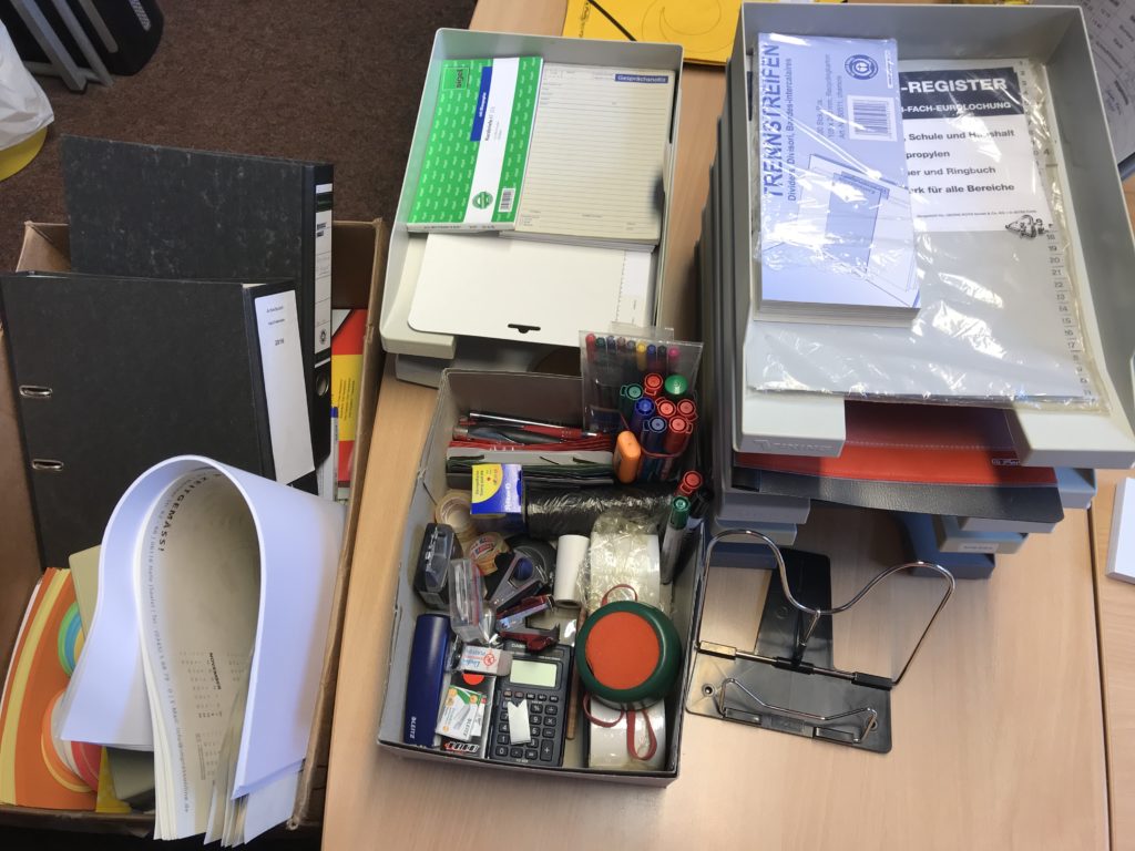 Schreibtisch Tabula rasa RPK Halle