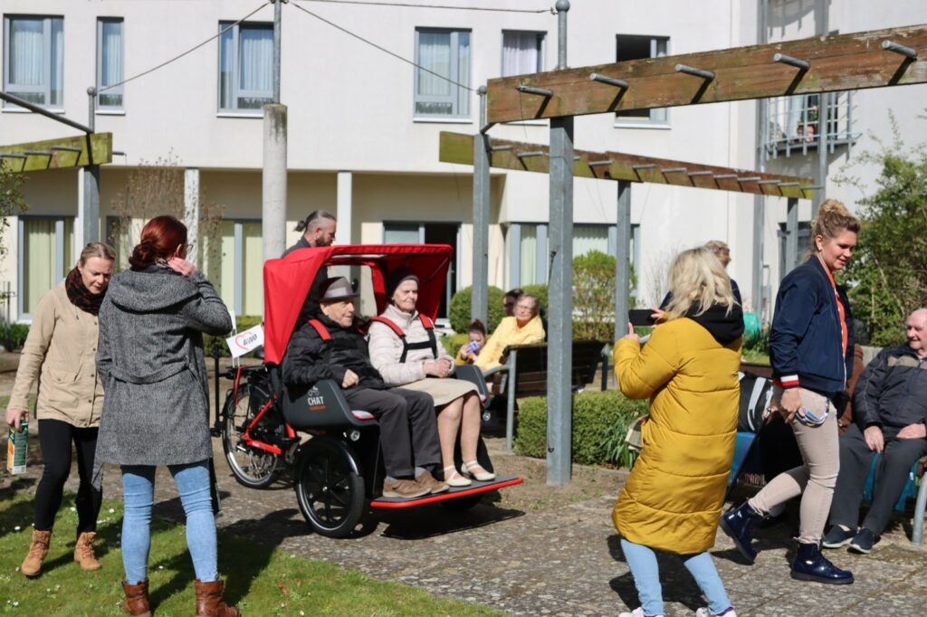 Elektrische Rikscha im AWO SZ Dr. Margarete Blank