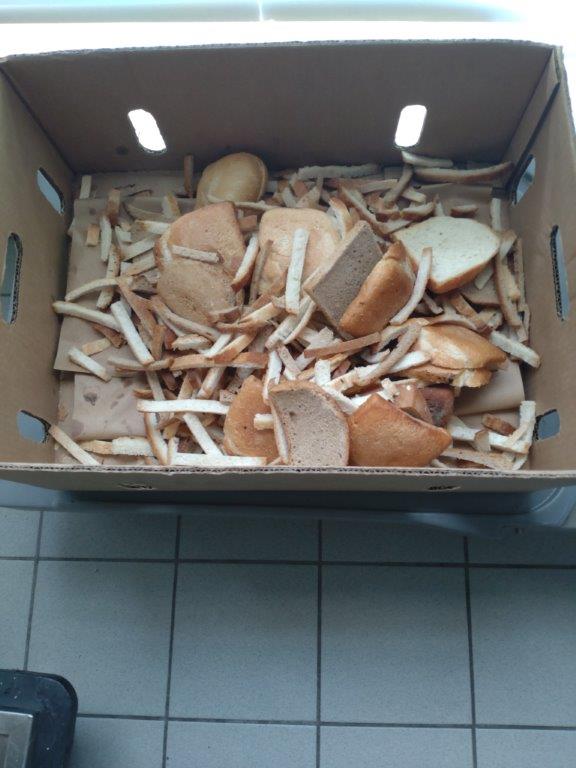 Täglich werden die Brotrinden und Randstücke gesammelt.