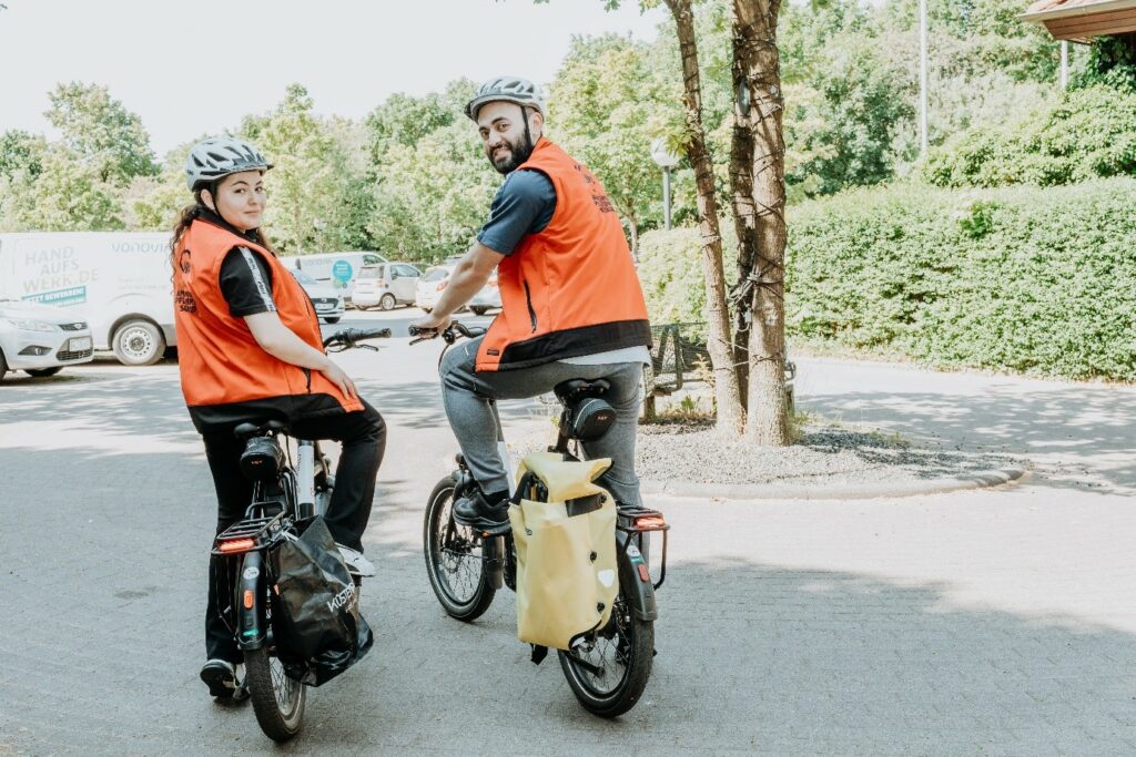 Das AWO WOHN- und Servicezentrum Tornesch hat zwei E-Bikes angeschafft. Insgesamt wurden vier Servicehäuser mit je zwei E-Bikes ausgestattet.